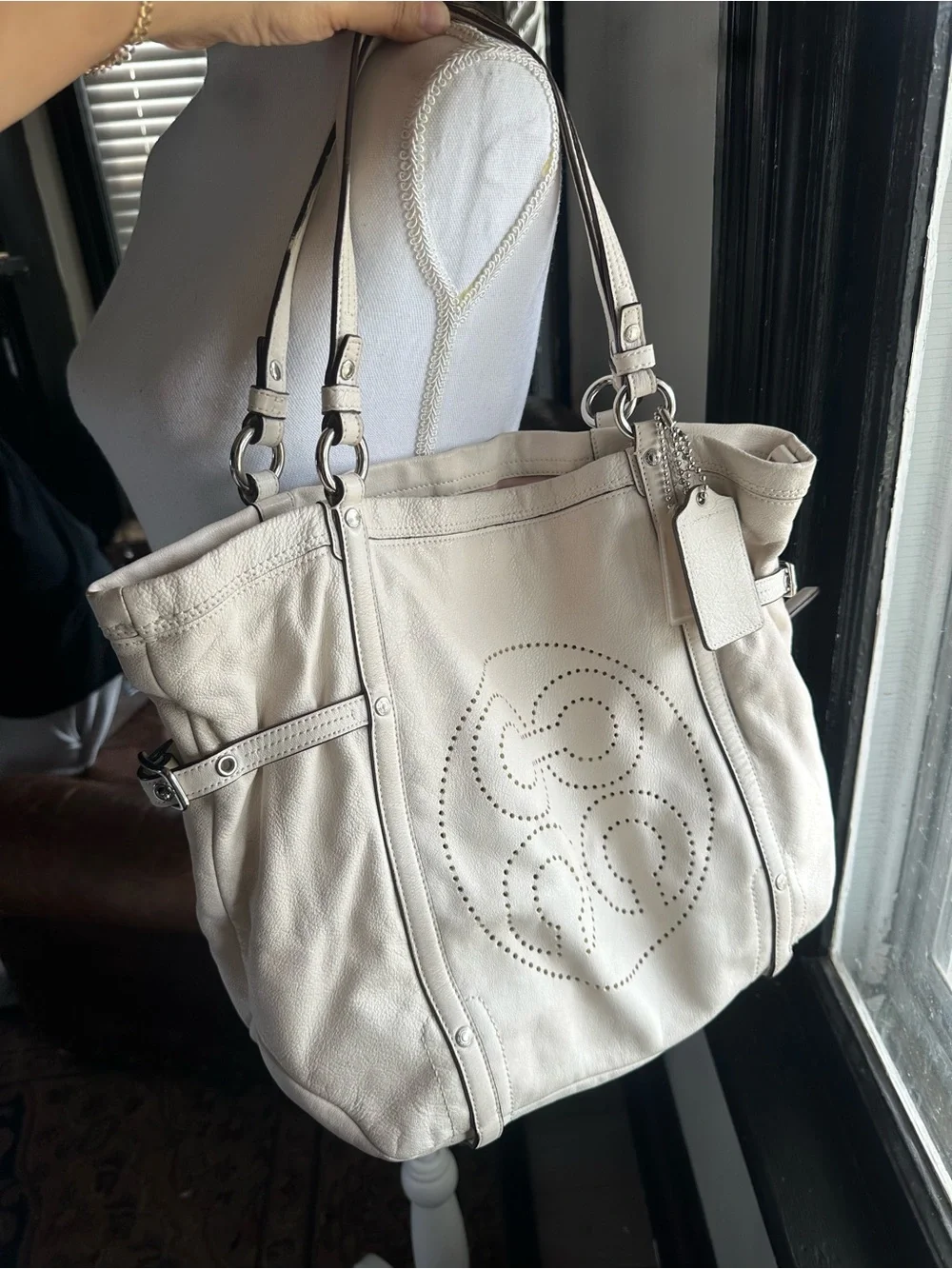Coach vintage Ivory Perforated Logo Leather Shoulder Bag - Picture 2 of 14